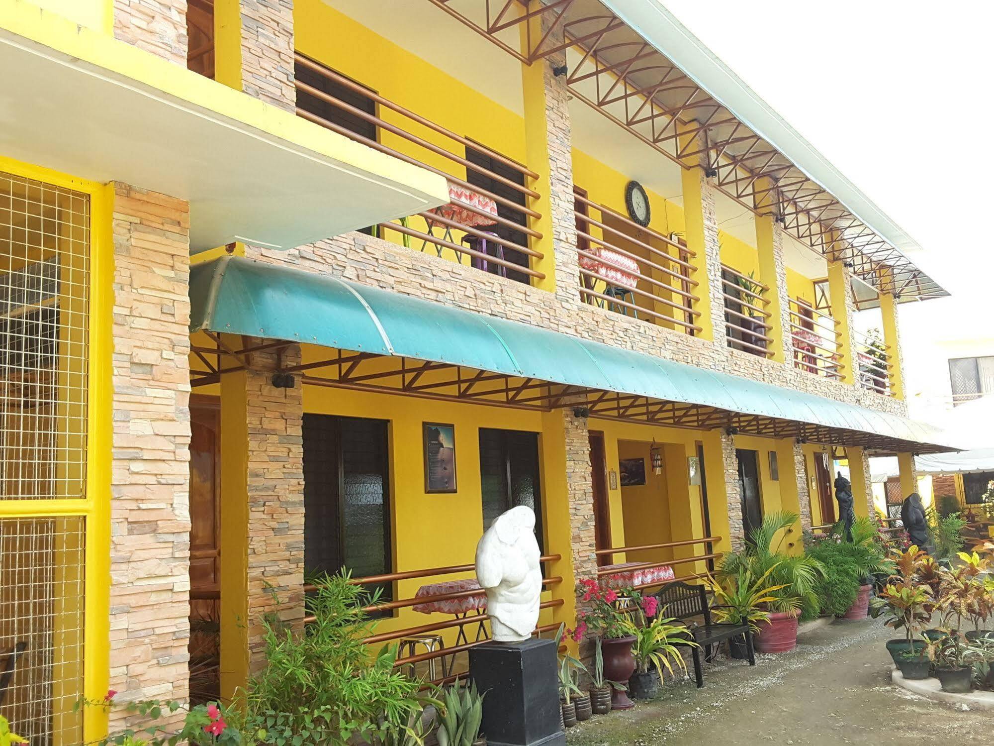 Hotel Tropics Moalboal