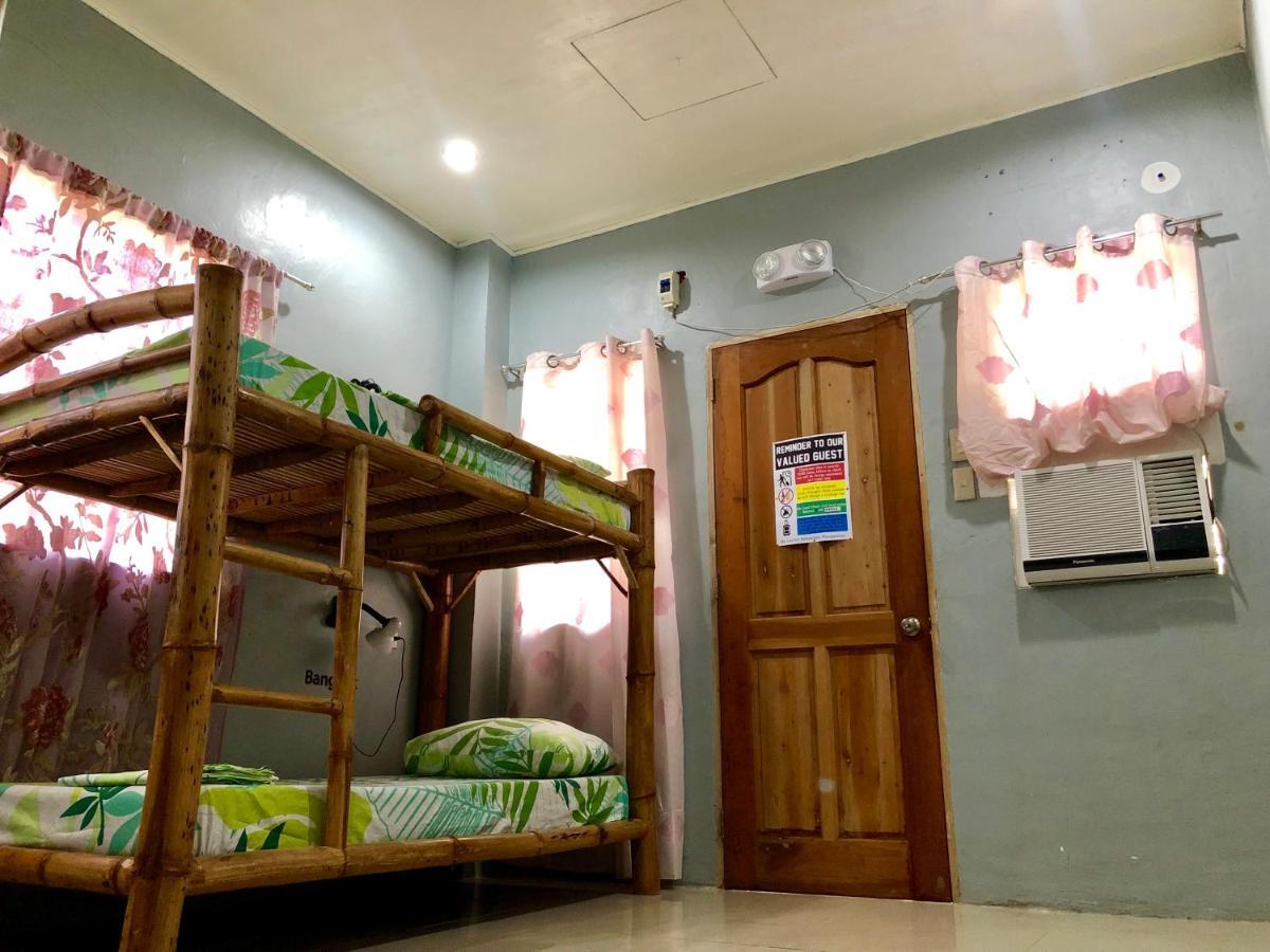 Lionfish Backpackers (adults Only) *