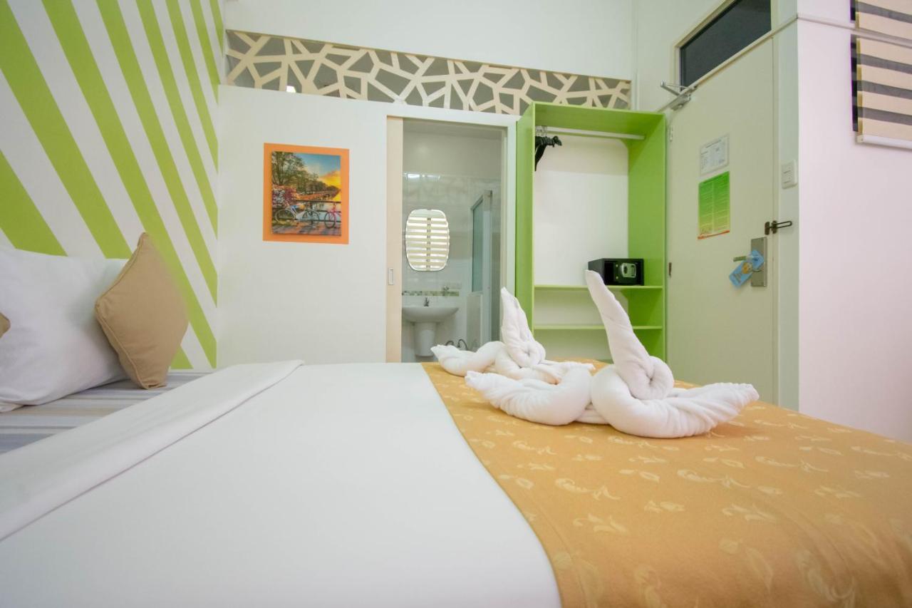 Alicia Tower Residences (Adults Only) Albergue