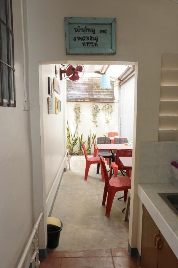 Hostel Jiji's