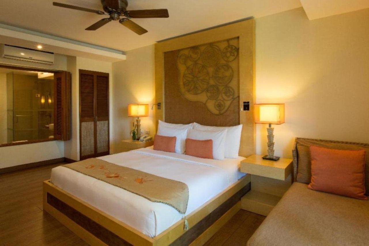 Resort Crimson And - Mactan Island, Cebu 5*