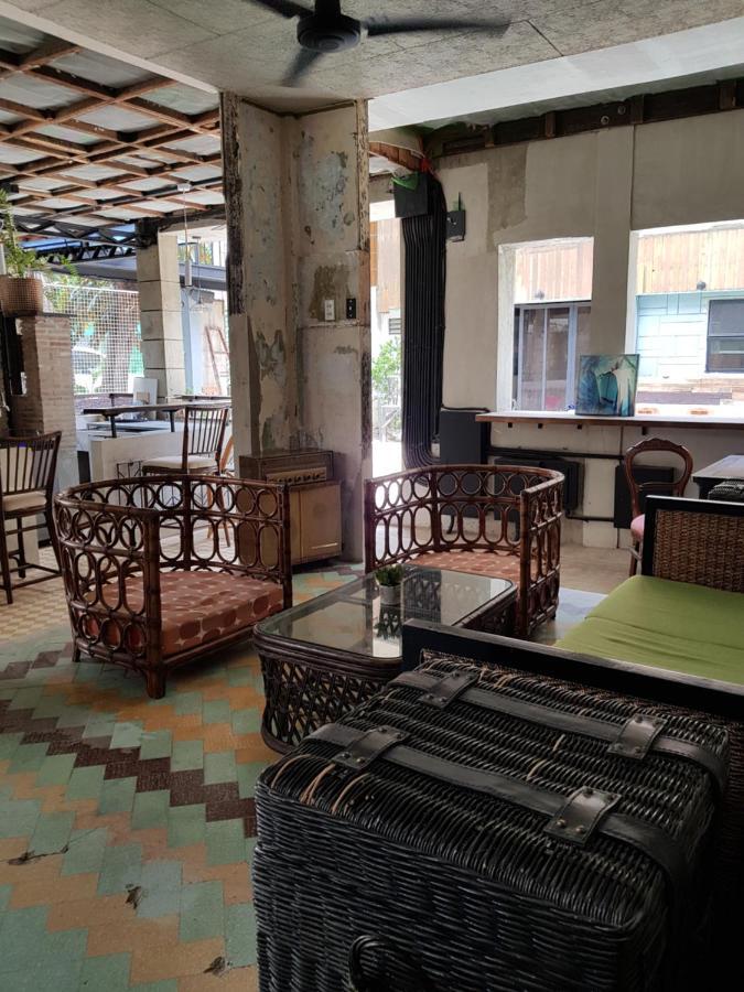 Hostel The Flying Fish *
