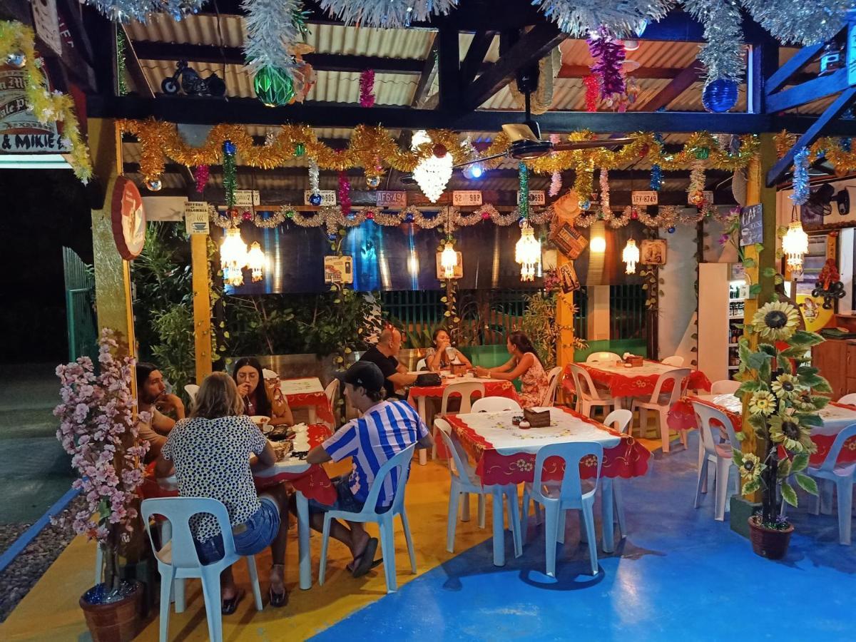 Acomodação com café da manhã  Bamboo House / Moalboal