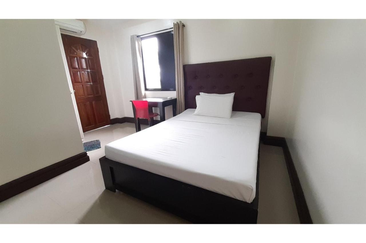 Adelaida Pensionne Hotel 2*