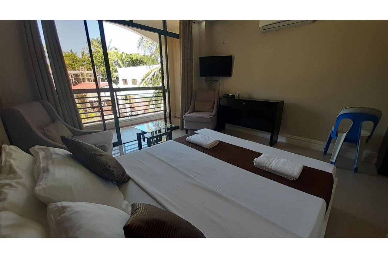 Adelaida Pensionne Hotel 2*
