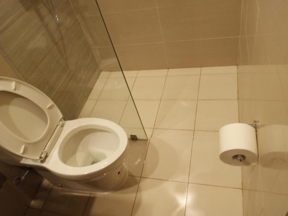 Hotel 2br Unit With Balcony- Pool Access- Near Airport