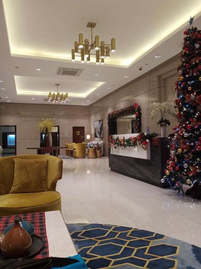 Hotel 2br Unit With Balcony- Pool Access- Near Airport 4*