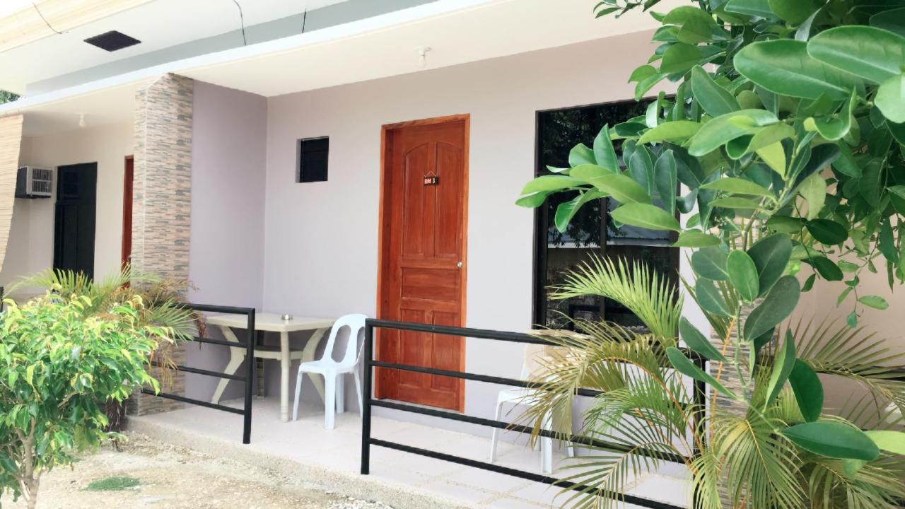Hostel Grae's Apartelle Moalboal