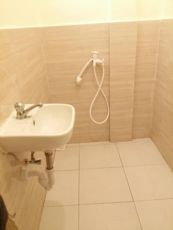 Cheri Backpackers Albergue Moalboal