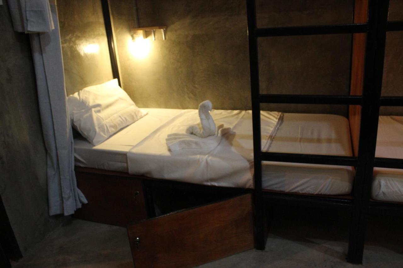 Hostel Hangover *
