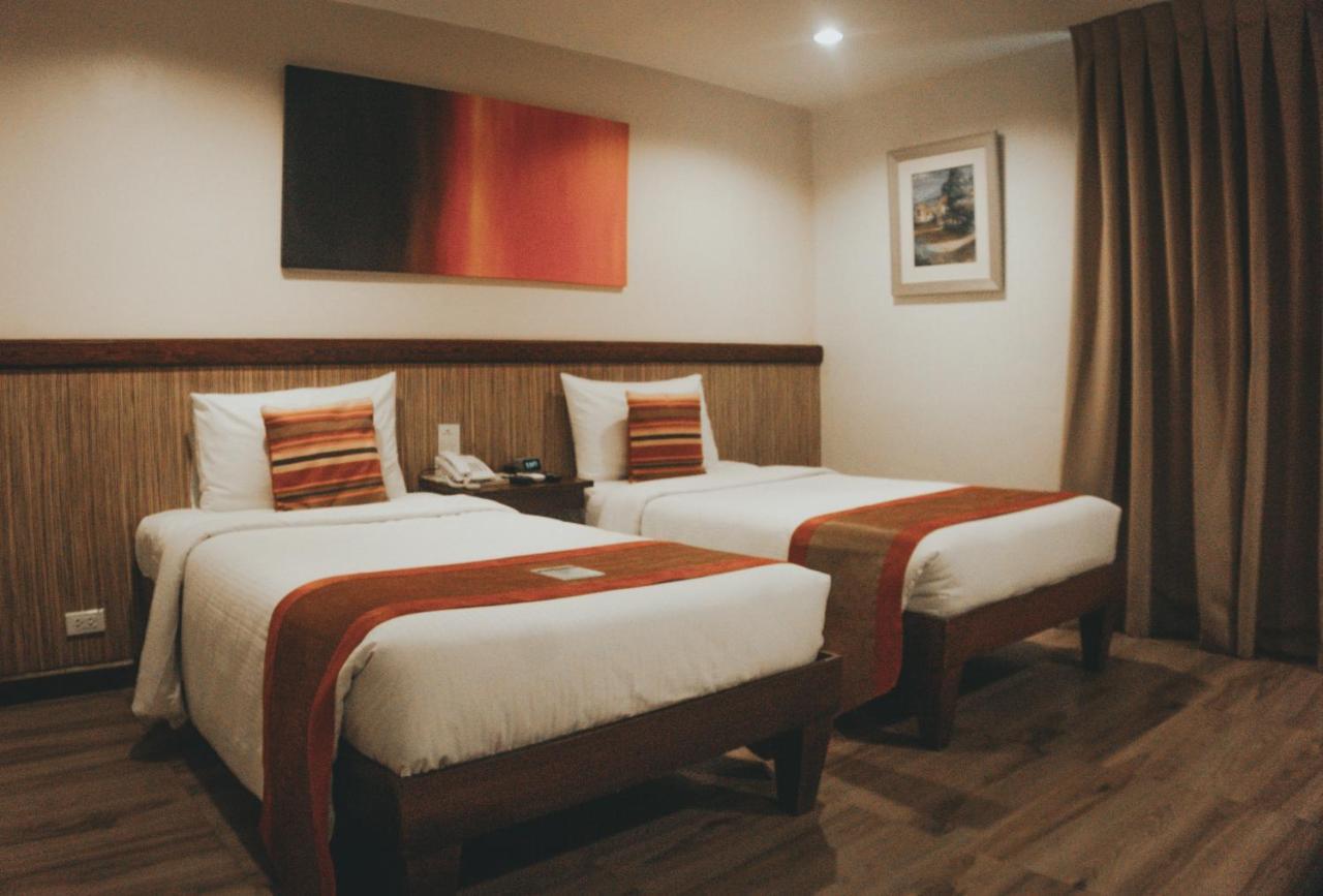 Ns Royal Hotel 2*