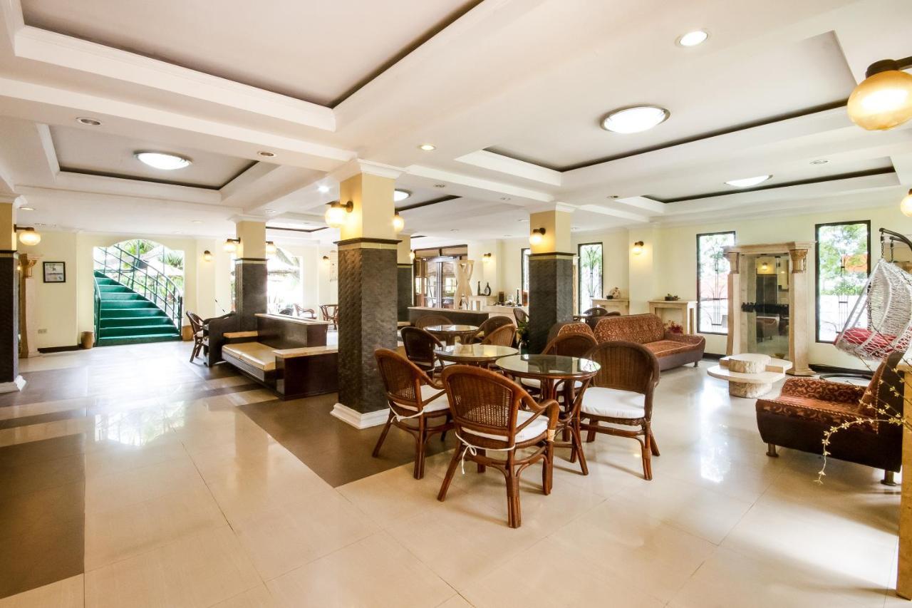 Hotel Hilltop 2*