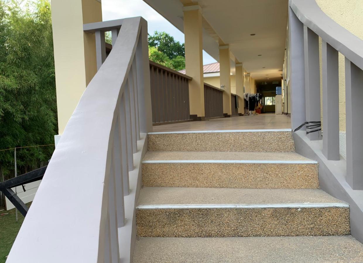 Mactan Seahorse Hostel