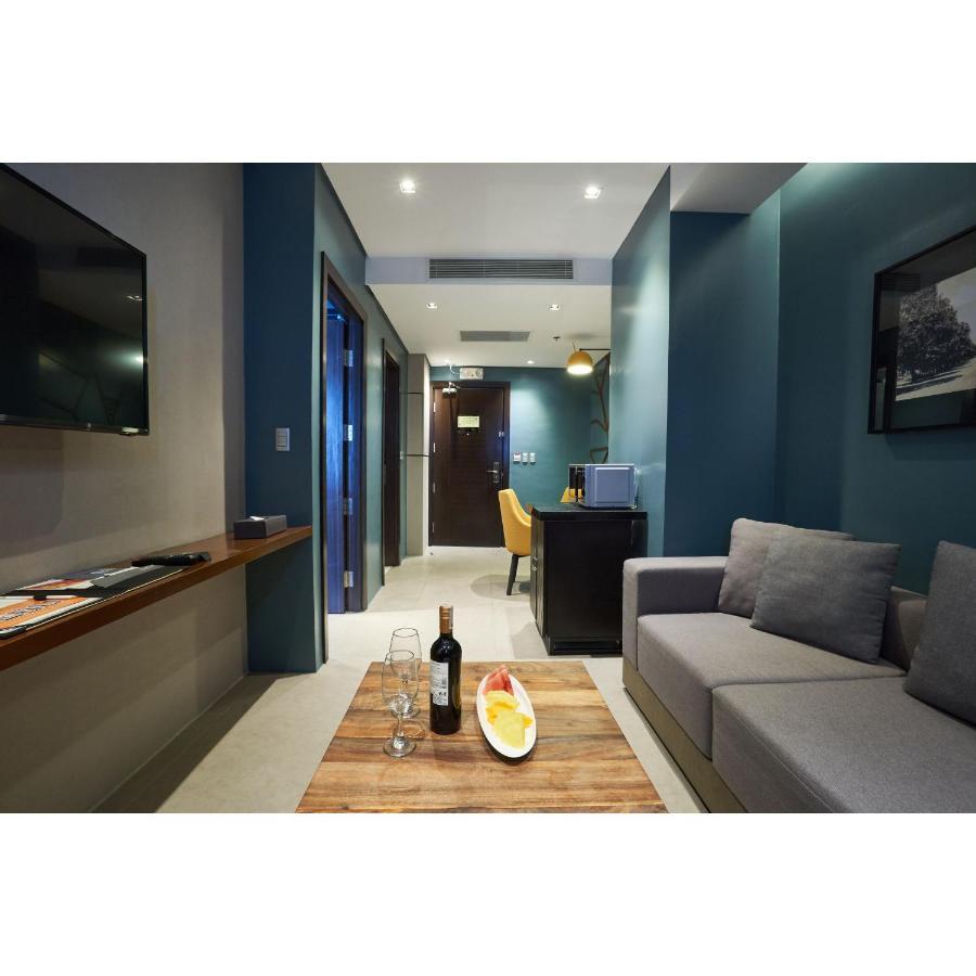 Summit Galleria Hotel 3*
