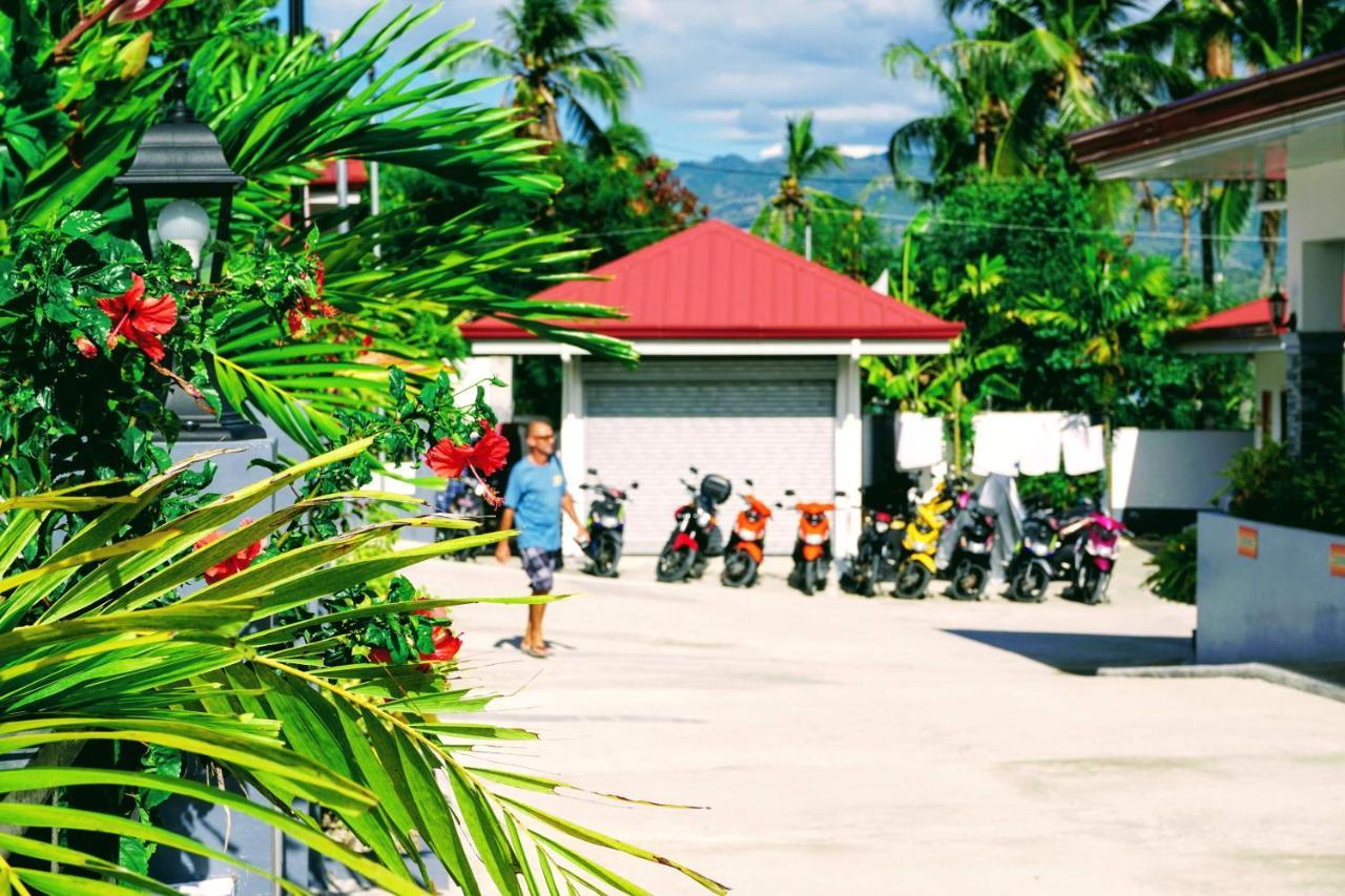 Garden Village Hotel 3*