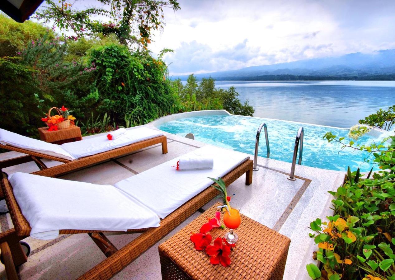 Island Wellness 5* Badian